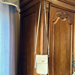 Cell phone purse